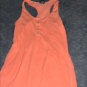 peach tank top